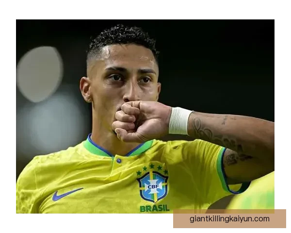 拉菲尼亚在巴西国家队中的表现值得关注，前景看好。